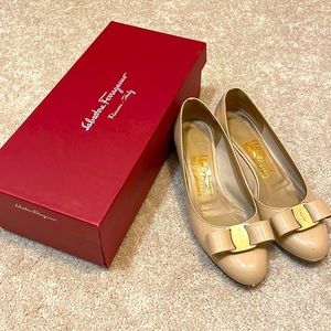 Salvatore Ferragamo Vara in New Bisque